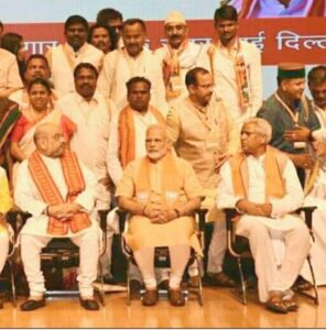 कटिहार के आदिवासी समुदाय के साथ तल्लू बासकी सामाजिक कार्यों में शामिल।