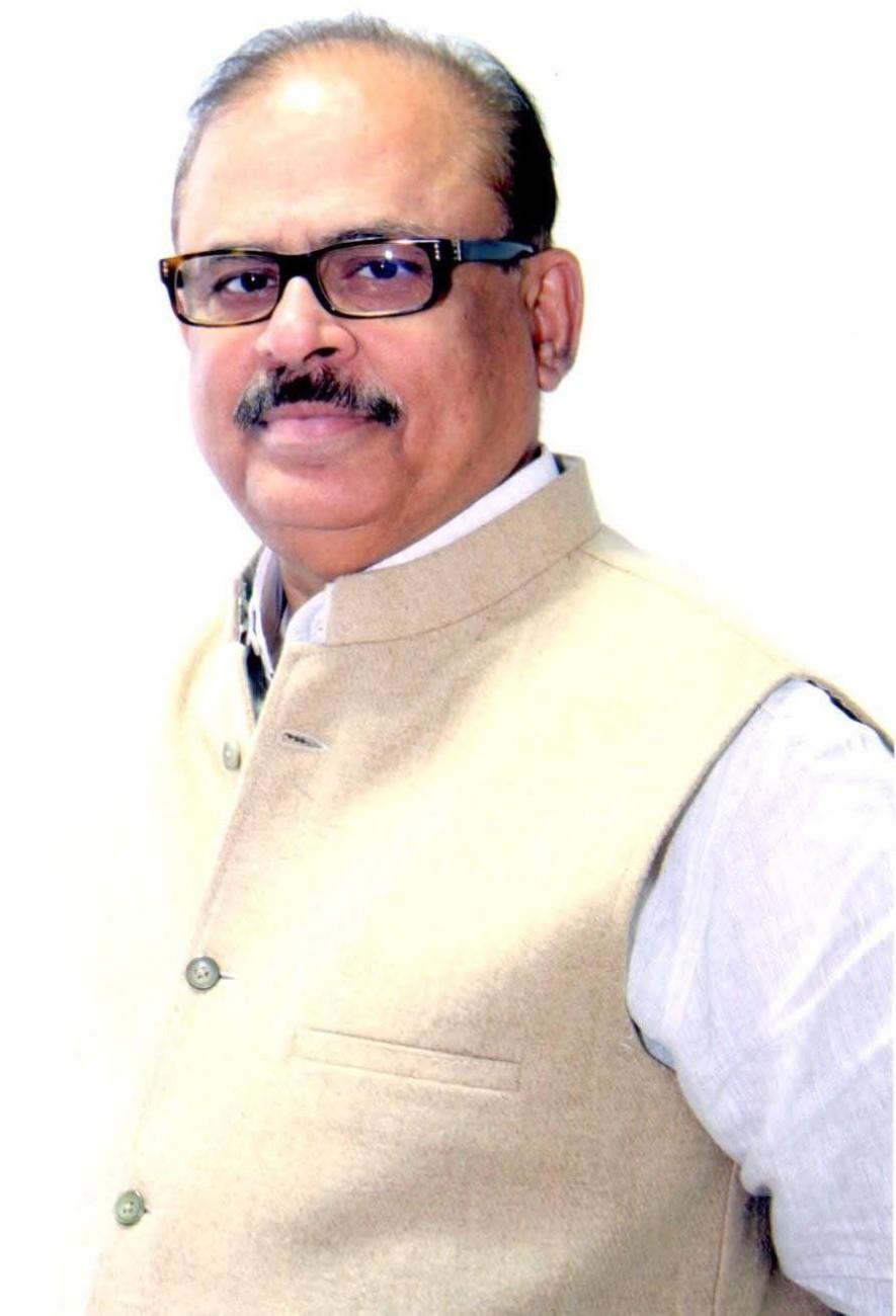 तारिक अनवर संसद समिति की बैठक में बोलते हुए।