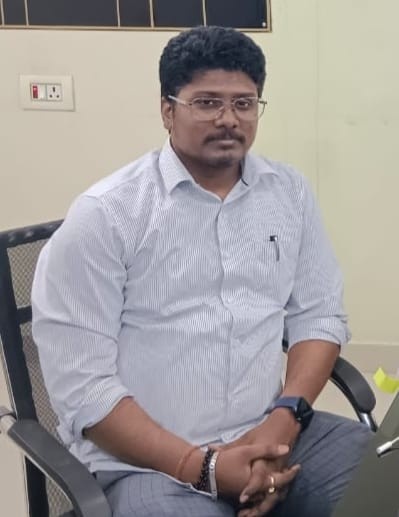 कटिहार के बारसोई में निलंबित बीडीओ हरिओम शरण के खिलाफ जिला प्रशासन की कार्रवाई की प्रेस विज्ञप्ति और मतदाता सूची पुनरीक्षण कार्य का दृश्य।