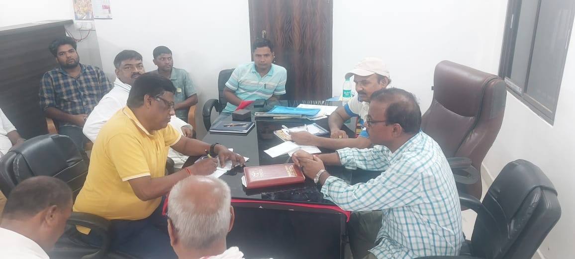 कटिहार में 19 अगस्त 2025 को वोटर अधिकार यात्रा की तैयारियों के लिए कंट्रोल रूम में कांग्रेस जिलाध्यक्ष सुनील कुमार यादव की अध्यक्षता में आयोजित बैठक।