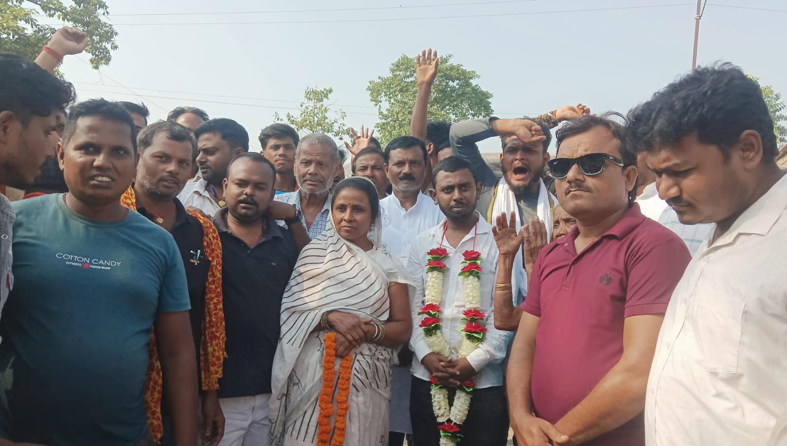 बरारी में वीआईपी उम्मीदवार संजू सिंह निषाद का भव्य स्वागत