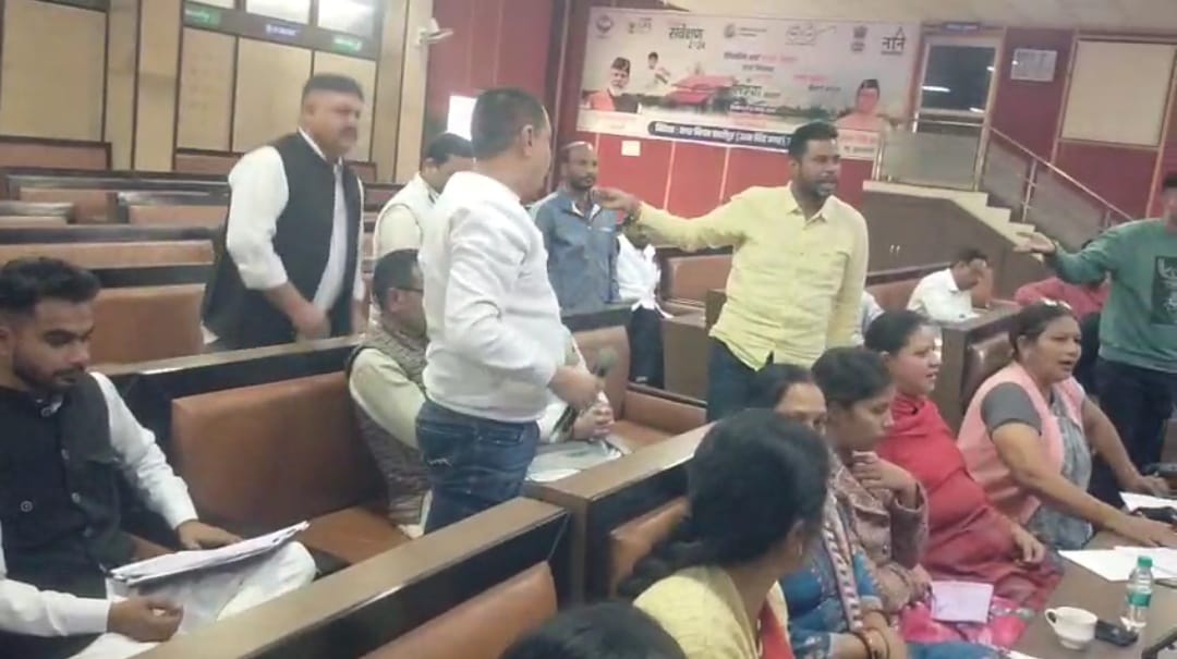 मोगा में सरदार पटेल श्रद्धांजलि पैदल मार्च में भाग लेते कार्यकर्ता और युवा