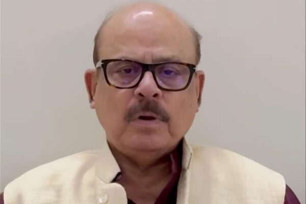 सांसद तारिक अनवर और DRM की रेल सुविधाओं पर बैठक